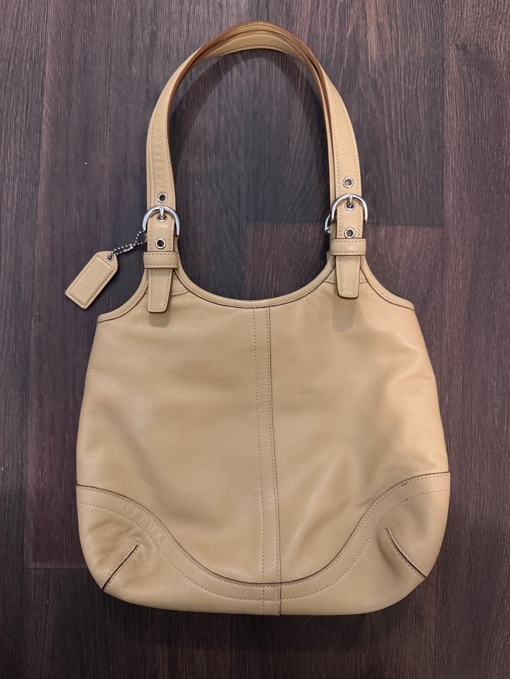 Vintage Coach Women's Leather Shoulder Bag in Tan